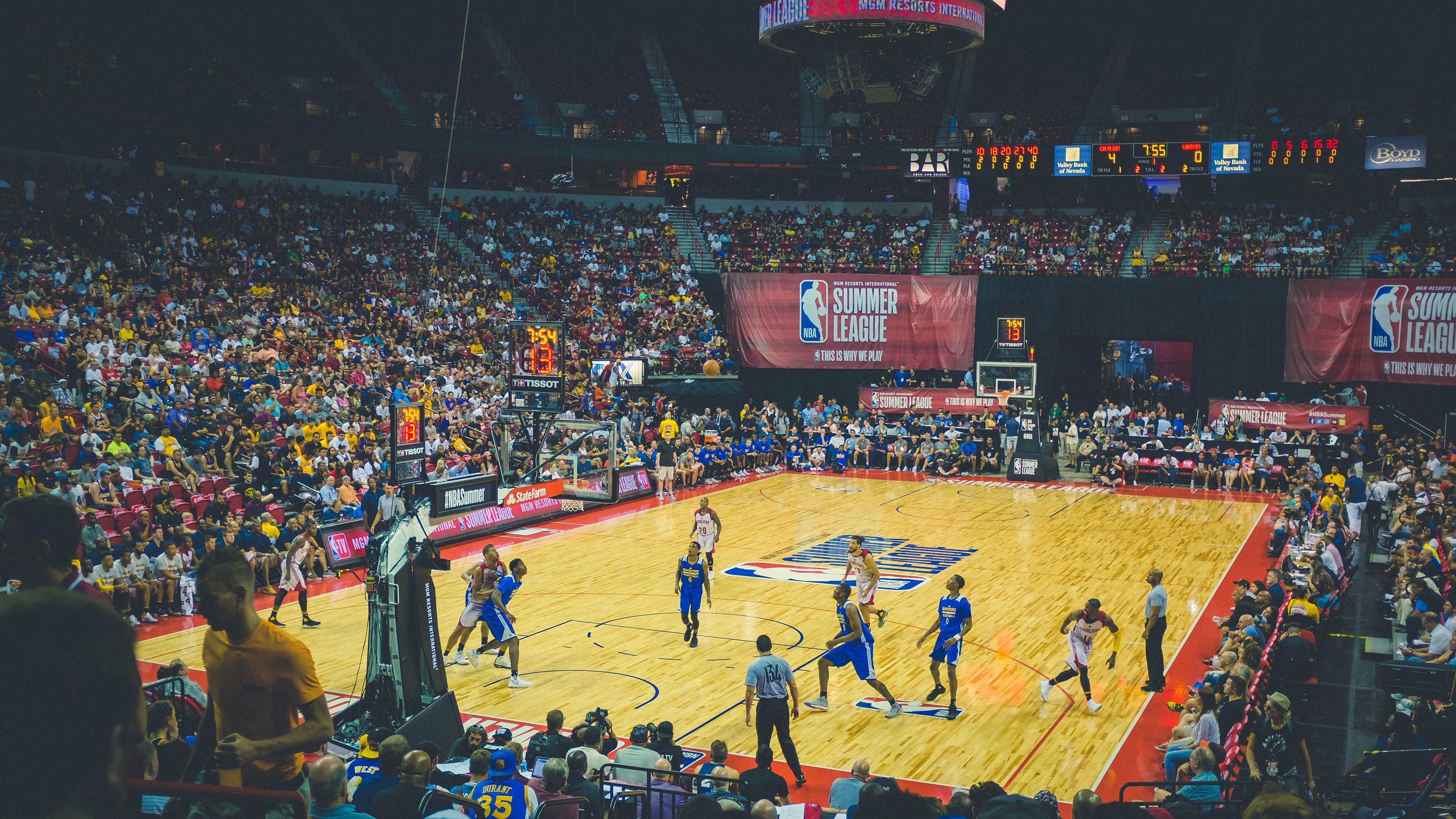 《【幕后揭秘】职业选手的日常训练如何科学提升?》,职业选手是怎样训练的