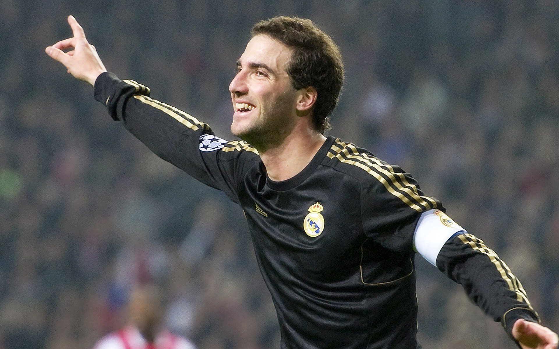 爱游戏综合娱乐-门兴主场战平强敌，门兴主力前锋